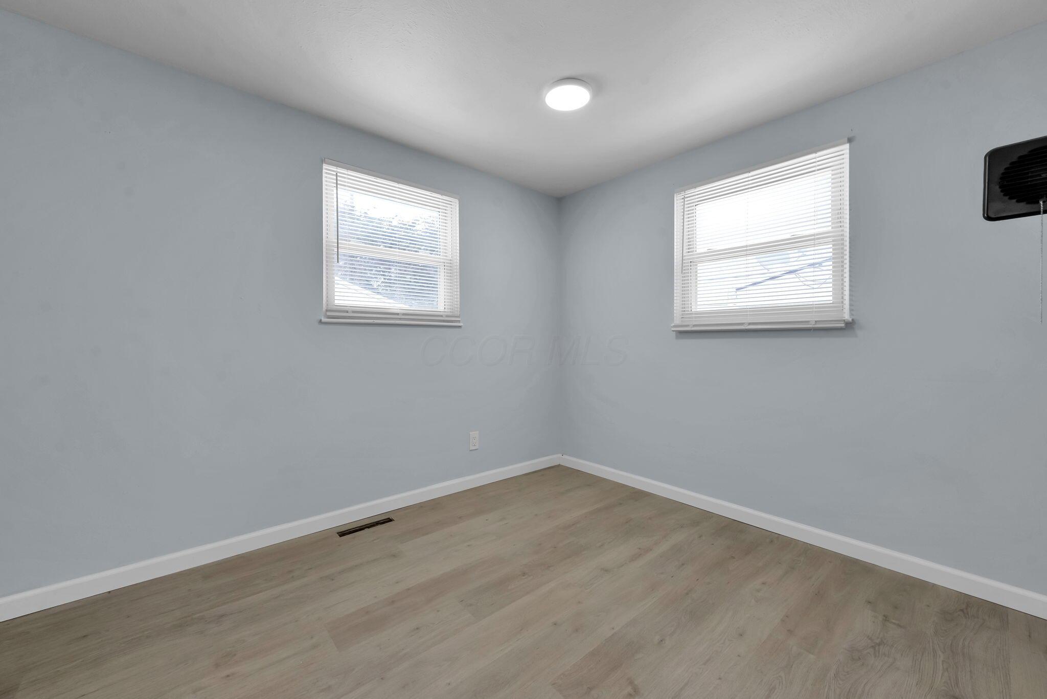 3866 Eakin Road Columbus, OH 43228 - Photo 8 of 32 Gallery Image 8