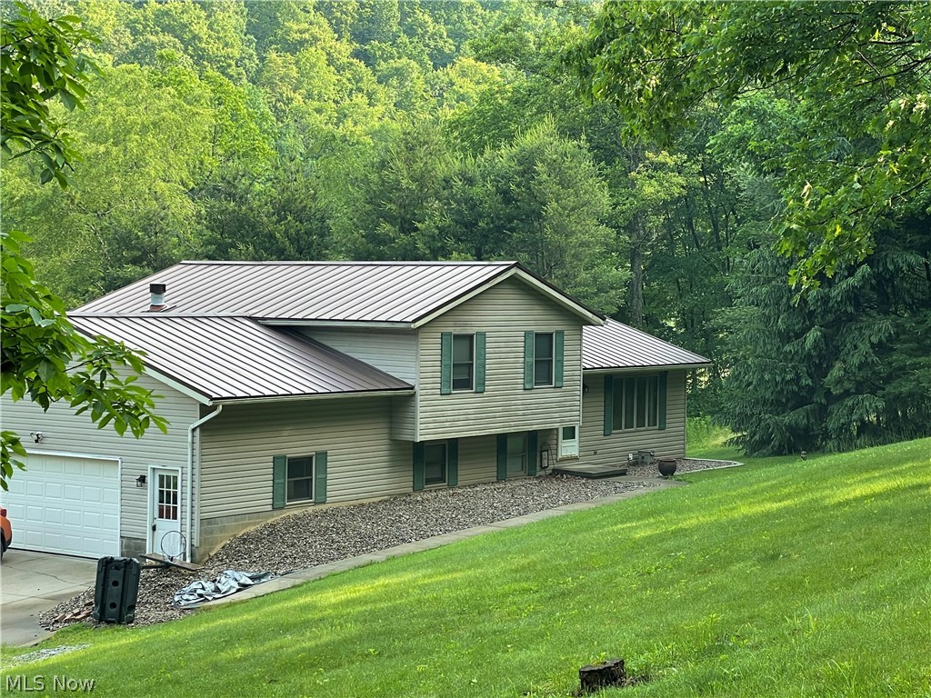 15108 Pleasant Valley Road Southeast Newcomerstown, OH 43832 - Photo 4 of 24