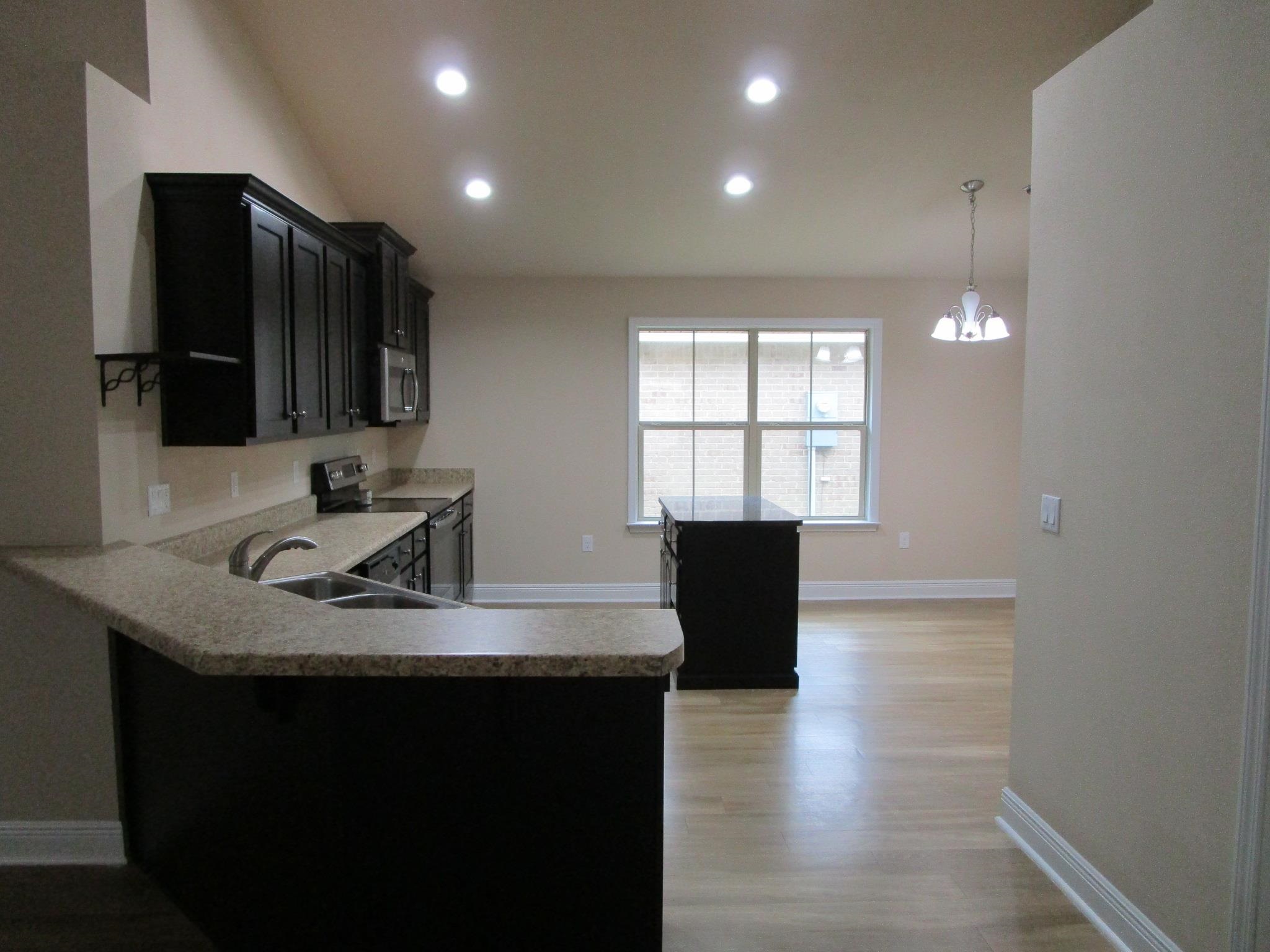 609 Beignet Drive Foley, AL 36535 - Photo 9 of 23 Kitchen