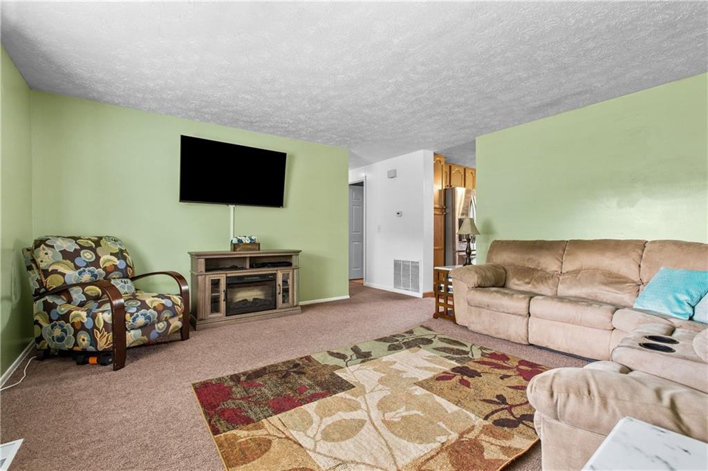 8 Quail Hill Road Pittsburgh, PA 15214 - Photo 6 of 17 Gallery Image 6