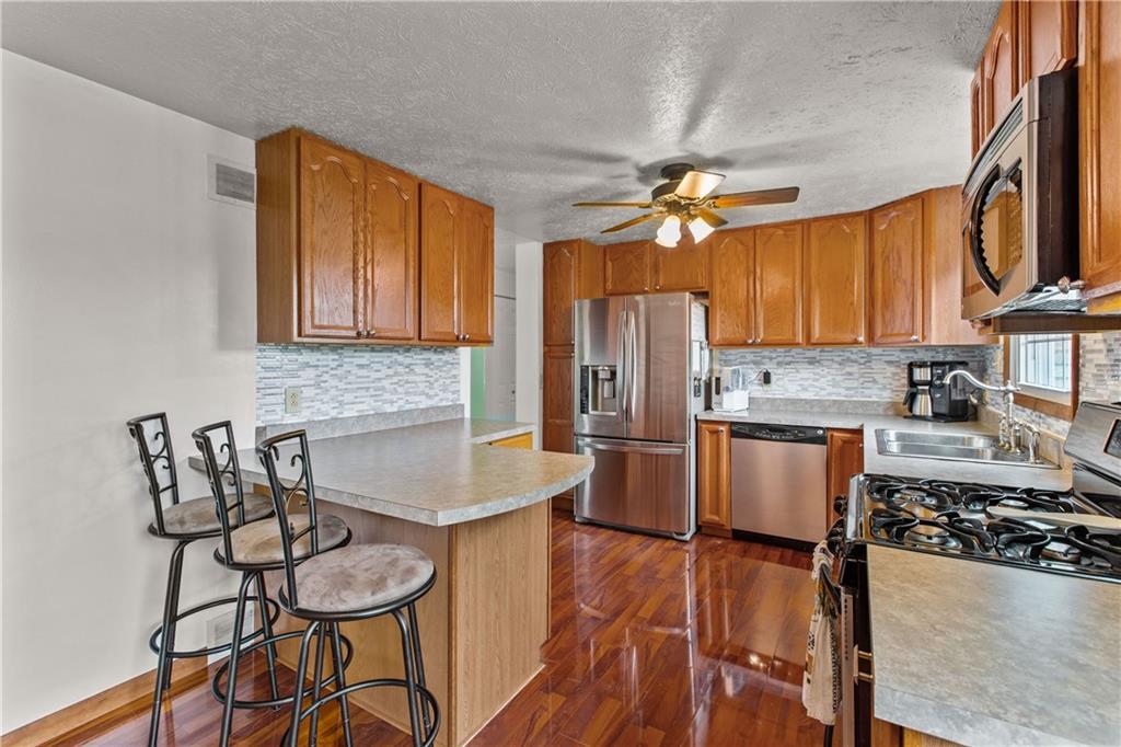 8 Quail Hill Road Pittsburgh, PA 15214 - Photo 8 of 17 Gallery Image 8