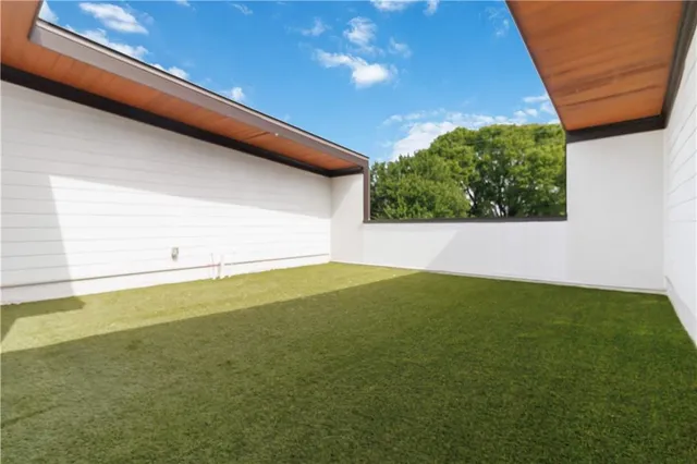 a view of a utility room