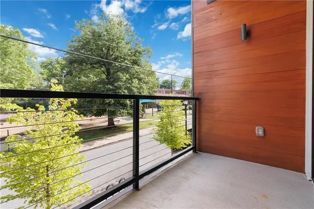 a building view with outdoor space