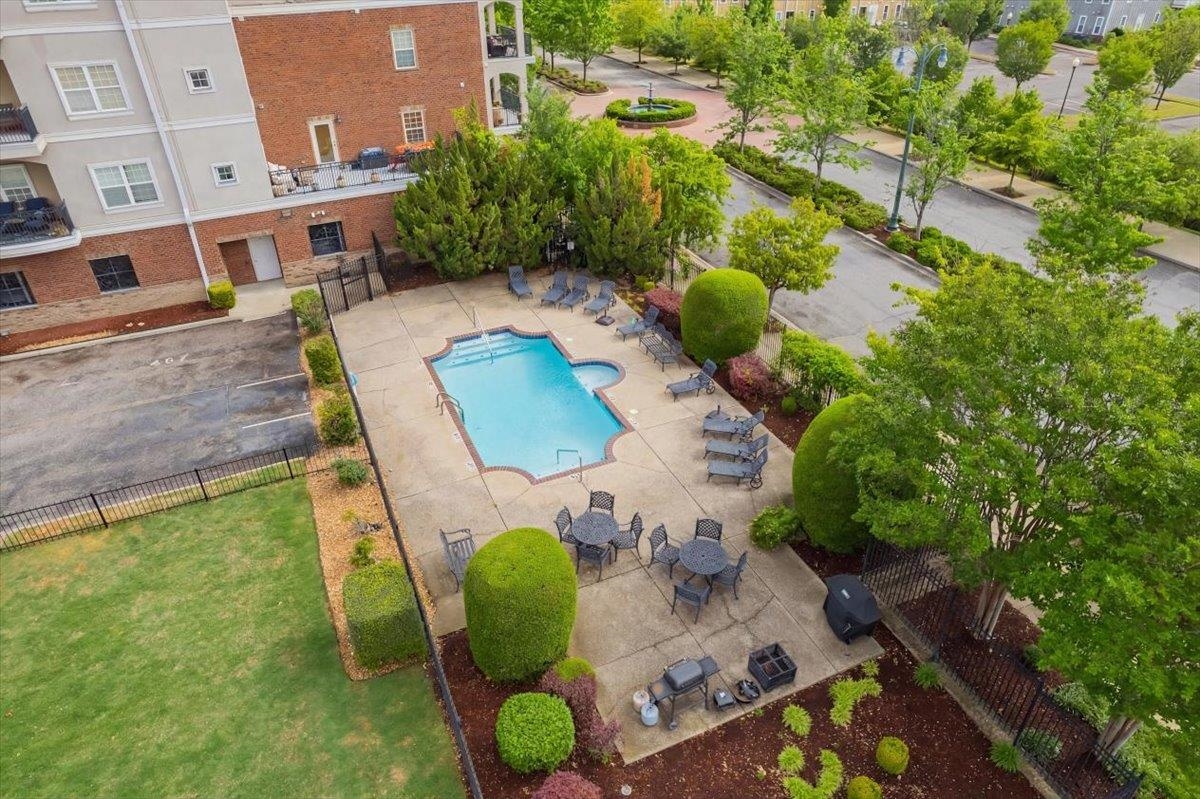 665 Tennessee Street, Unit 306 Memphis, TN 38103 - Photo 32 of 35 an aerial view of a house with outdoor space