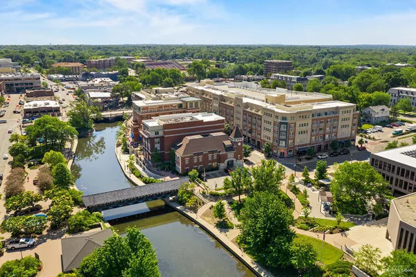 $1,090,000 | 4119 Champion Road, Naperville, IL 60564