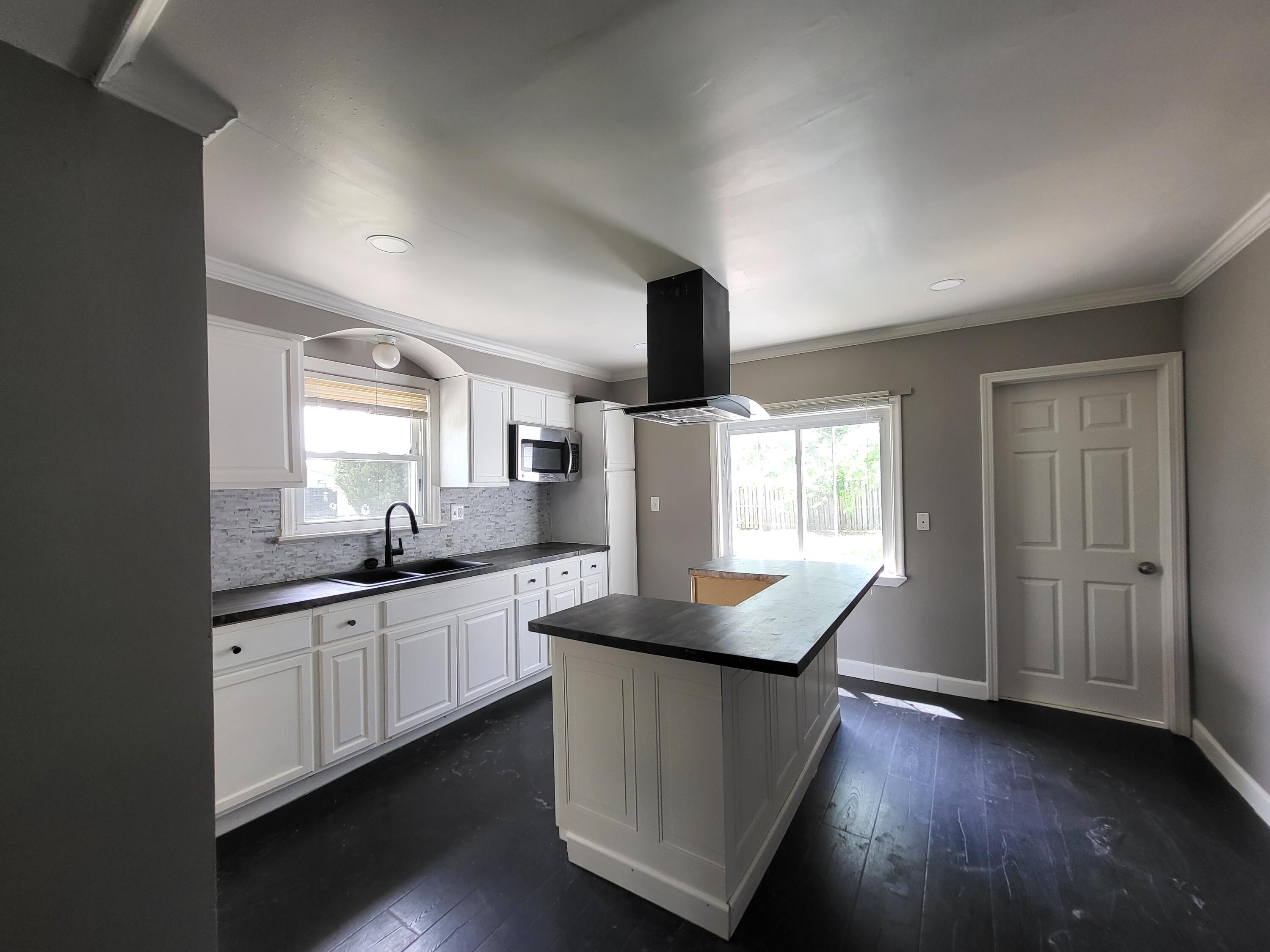 23077 Piper Avenue Eastpointe, MI 48021 - Photo 8 of 14 20250616_143705