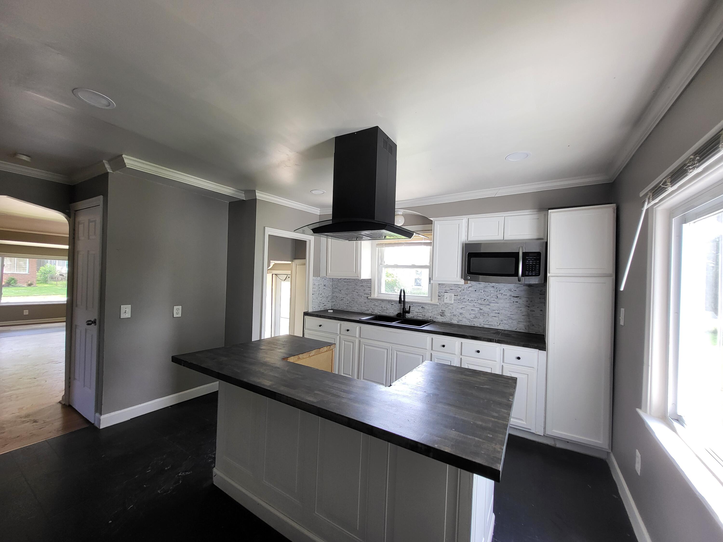 23077 Piper Avenue Eastpointe, MI 48021 - Photo 9 of 14 20250616_143716