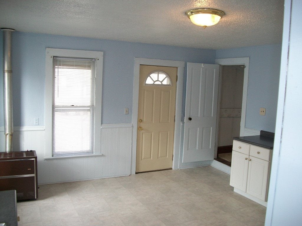 302 South Center Street Lone Tree, IA 52755 - Photo 6 of 20 Gallery Image 6