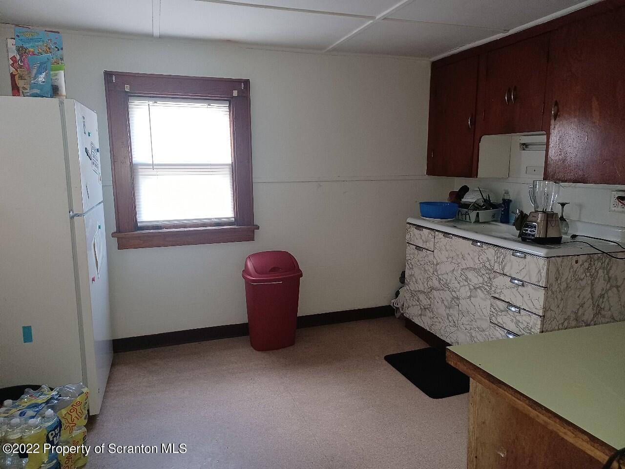 415 Maple Street Scranton, PA 18505 - Photo 15 of 22 a room with a window