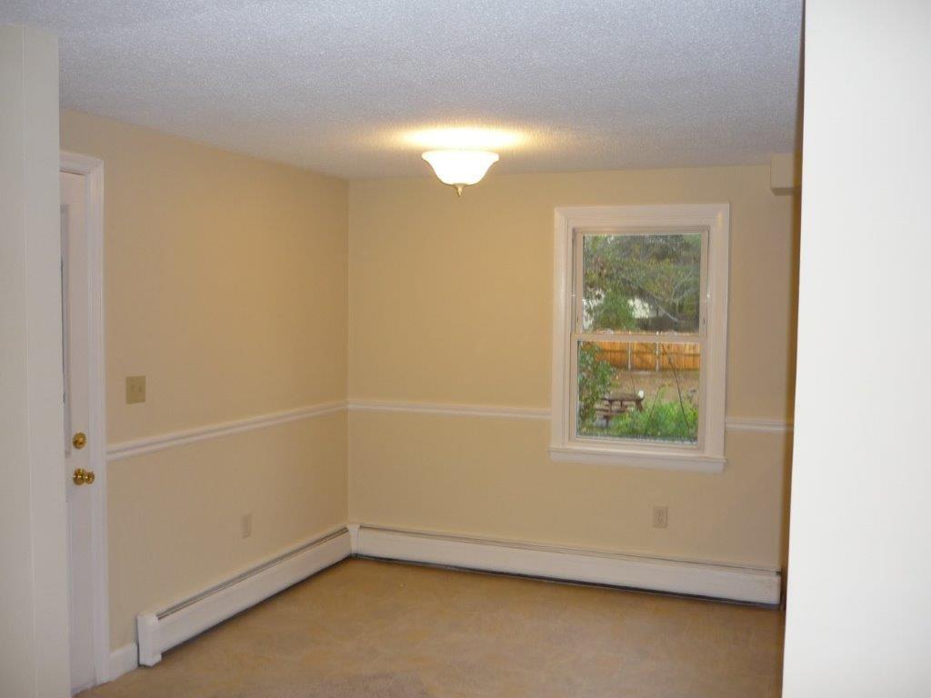 24 Rosewood Circle Springvale, ME 04083 - Photo 4 of 28 Photo