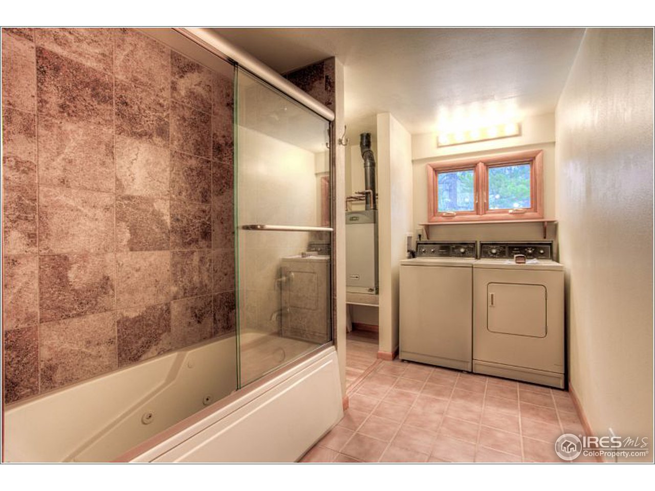 11903 Hillcrest Road Golden, CO 80403 - Photo 17 of 24 Full Bath/Laundry