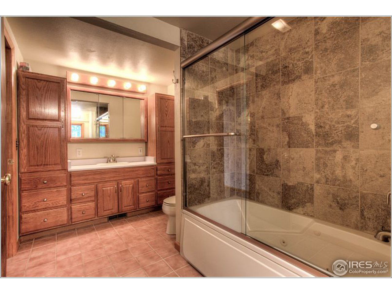 11903 Hillcrest Road Golden, CO 80403 - Photo 4 of 24 Full Bath