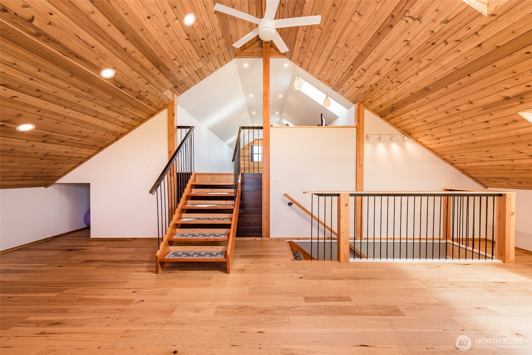 71 Shepherds Way Sequim, WA 98382 - Photo 17 of 39 a view of entryway
