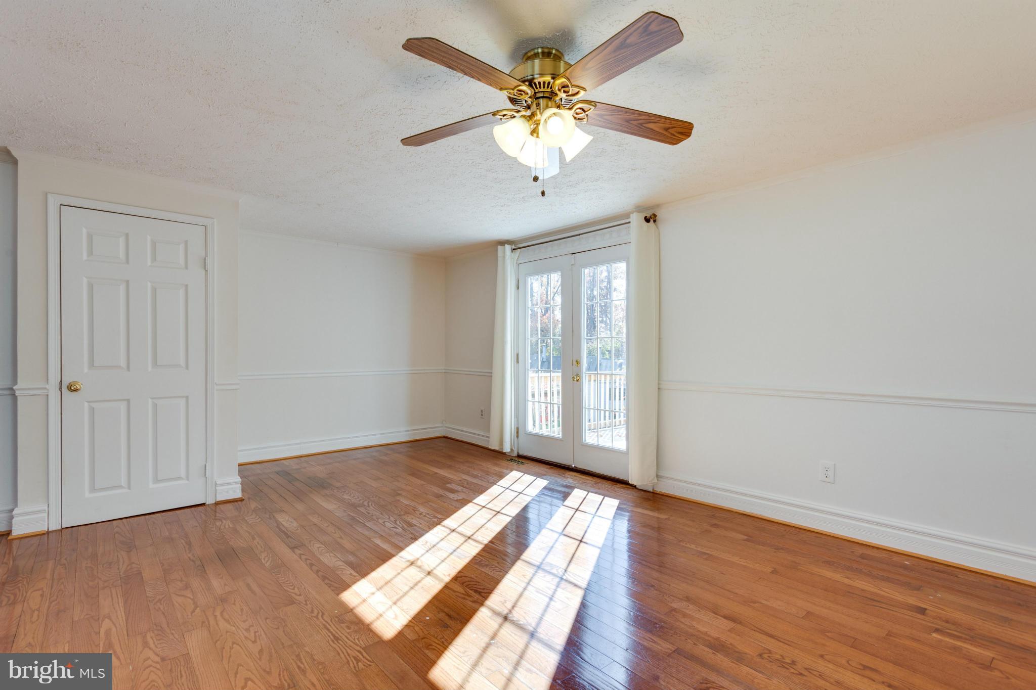 7488 Wounded Knee Road Lorton, VA 22079 - Photo 12 of 28 Family Room