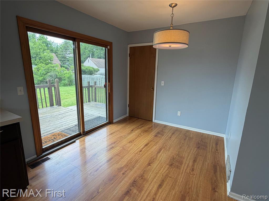 2830 Hessel Avenue Rochester Hills, MI 48307 - Photo 10 of 27