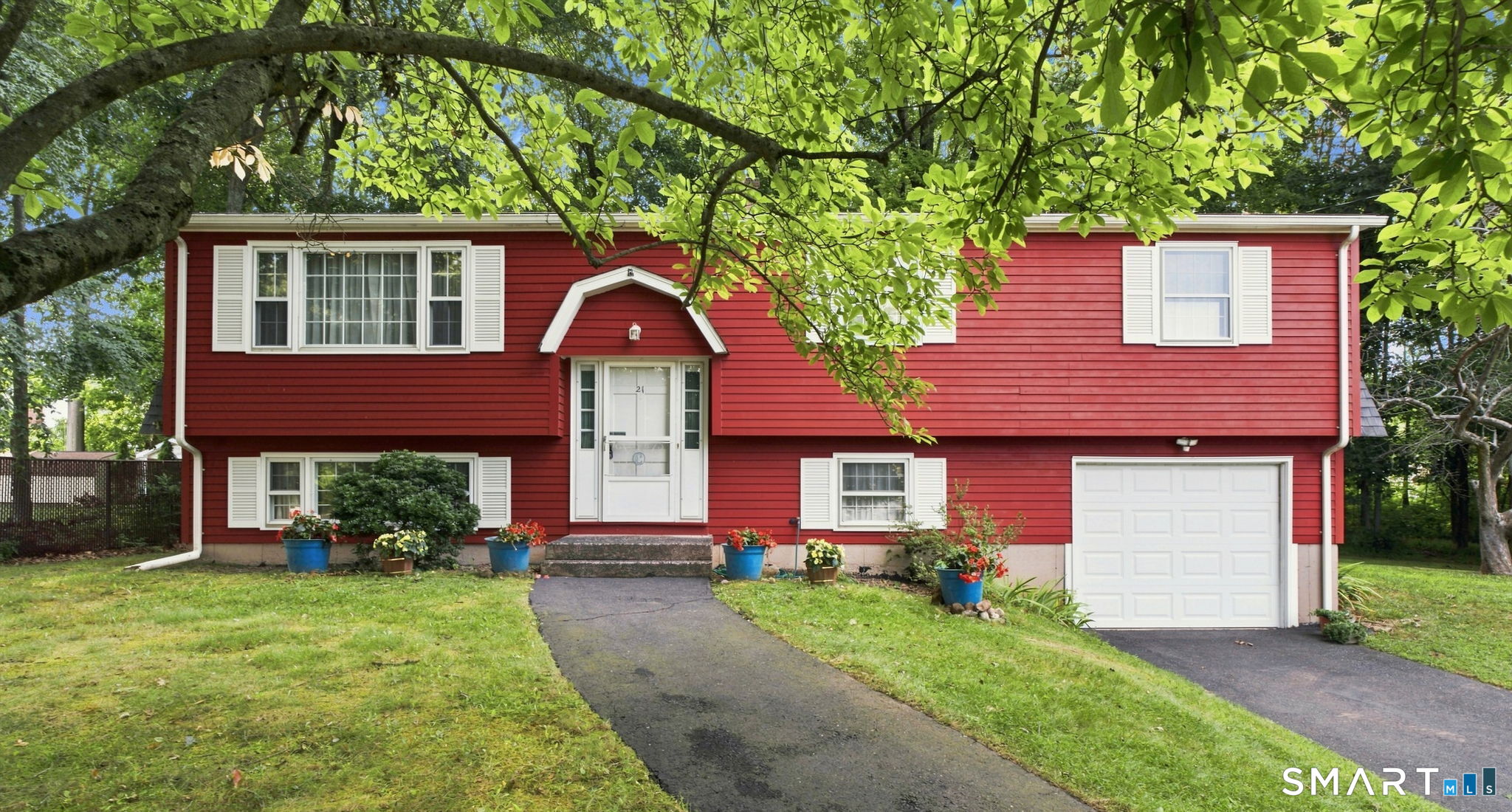 21 Knollwood Road Southington, CT 06489 - Photo 1 of 35 Gallery Image 1
