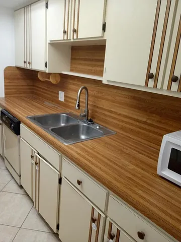 $1,600 | 1910 Cashew Courtway, Titusville, FL 32780