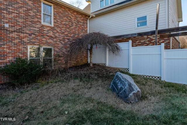 $979,000 | 3310 Berkshire Circle, Johnson City, TN 37604