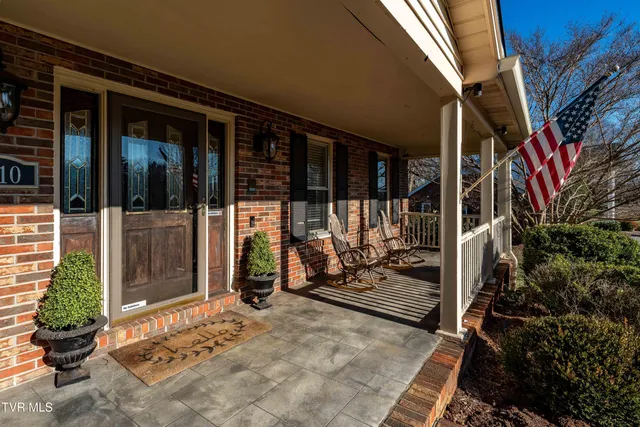 $979,000 | 3310 Berkshire Circle, Johnson City, TN 37604