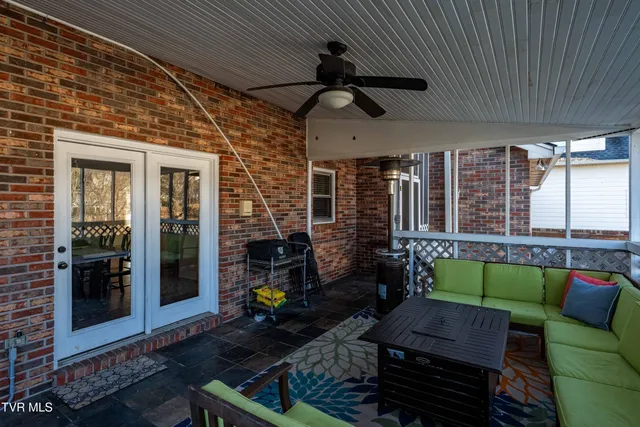 $979,000 | 3310 Berkshire Circle, Johnson City, TN 37604