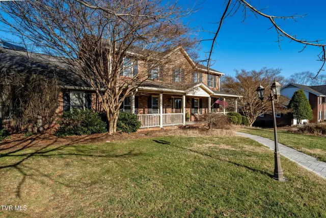 $979,000 | 3310 Berkshire Circle, Johnson City, TN 37604