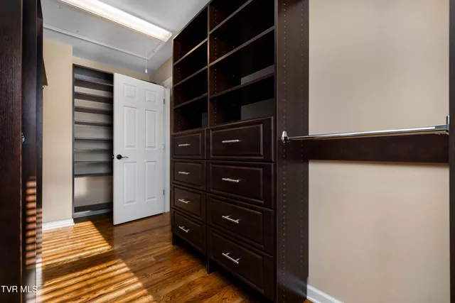 $979,000 | 3310 Berkshire Circle, Johnson City, TN 37604