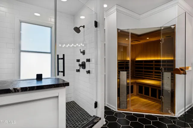 $979,000 | 3310 Berkshire Circle, Johnson City, TN 37604