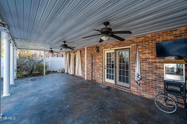 $979,000 | 3310 Berkshire Circle, Johnson City, TN 37604