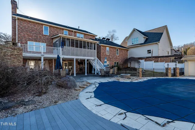 $979,000 | 3310 Berkshire Circle, Johnson City, TN 37604