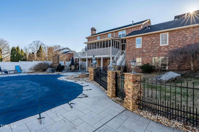 $979,000 | 3310 Berkshire Circle, Johnson City, TN 37604