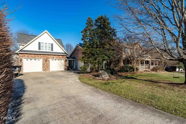 $979,000 | 3310 Berkshire Circle, Johnson City, TN 37604