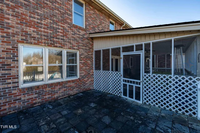 $979,000 | 3310 Berkshire Circle, Johnson City, TN 37604