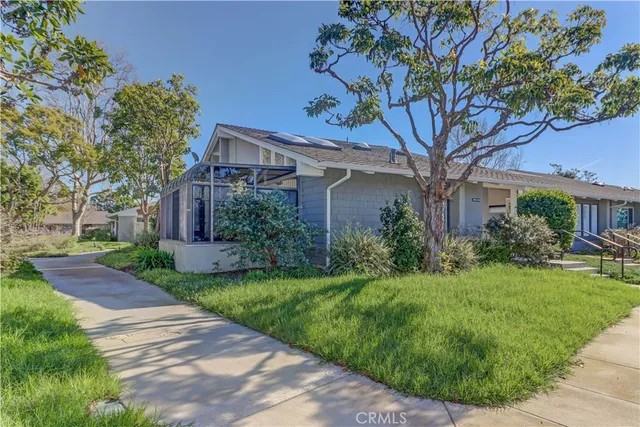 $799,999 | 8932 Biscayne Court, Unit 1318A, Huntington Beach, CA 92646
