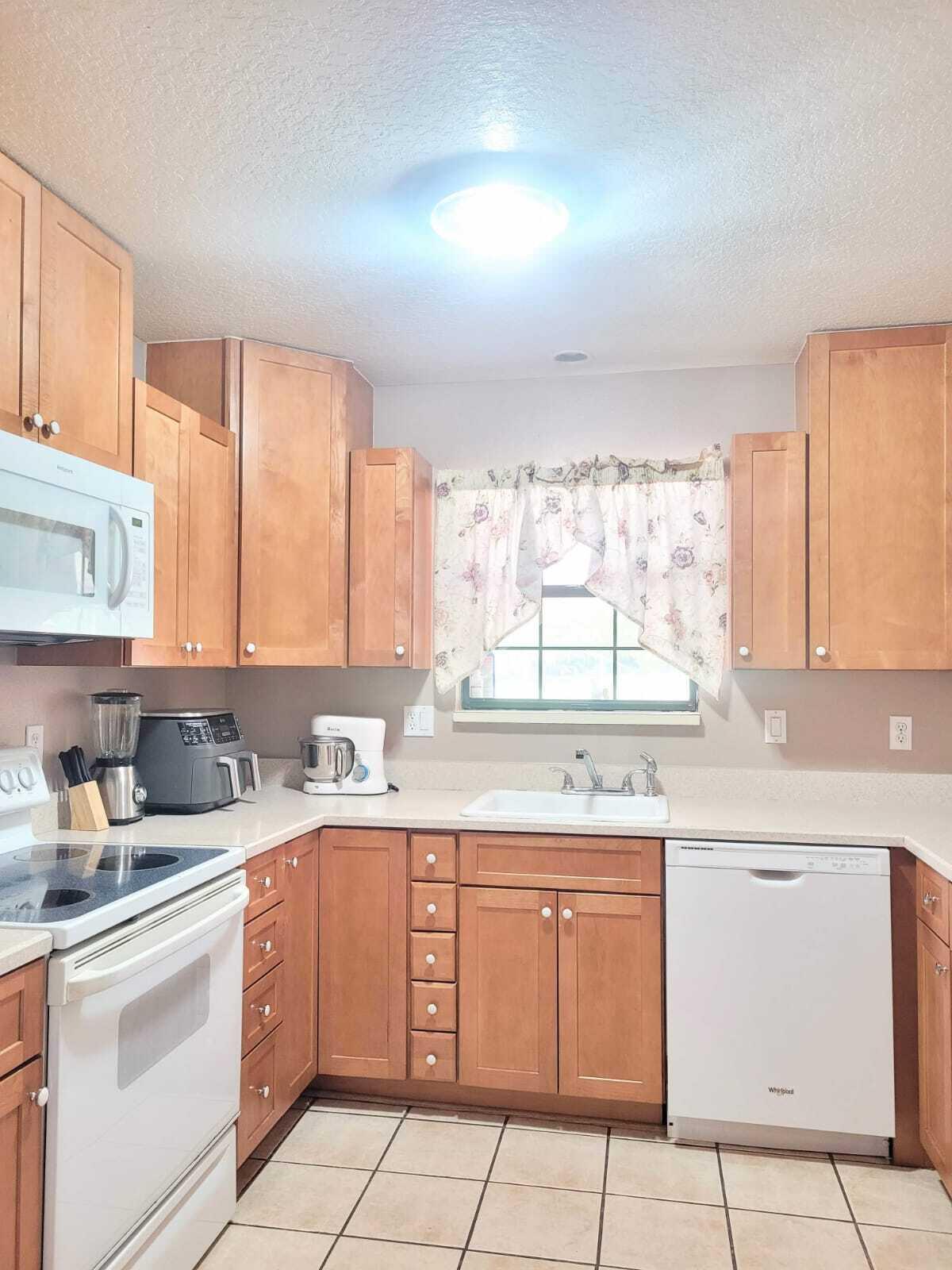 290 Capron Road Cocoa, FL 32927 - Photo 15 of 24 290 kitchen
