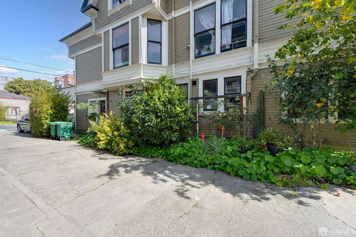 2014 Channing Way Berkeley, CA 94704 - Photo 8 of 20 front view of a building