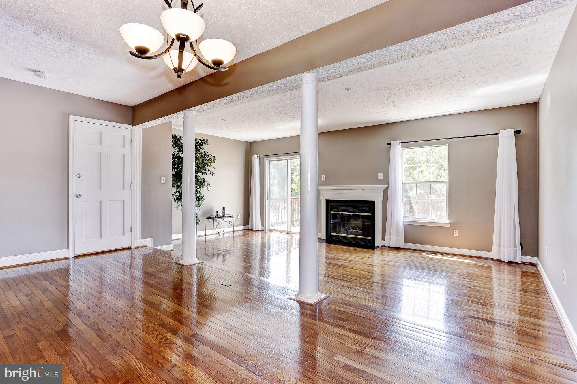 9310 Ridings Way Laurel, MD 20723 - Photo 8 of 29 Living Room
