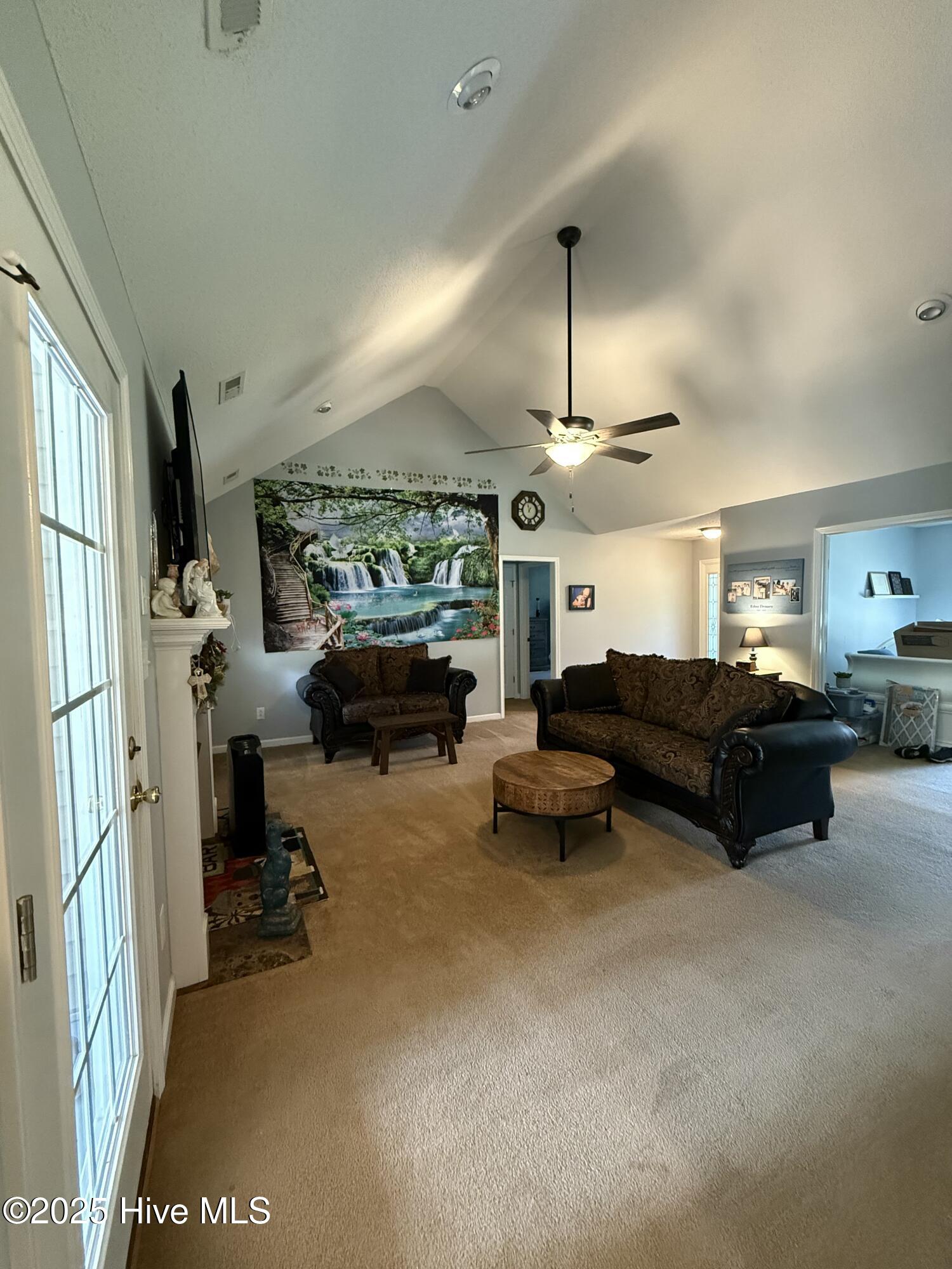 111 Evans Mill Road New Bern, NC 28562 - Photo 4 of 25 Living Room