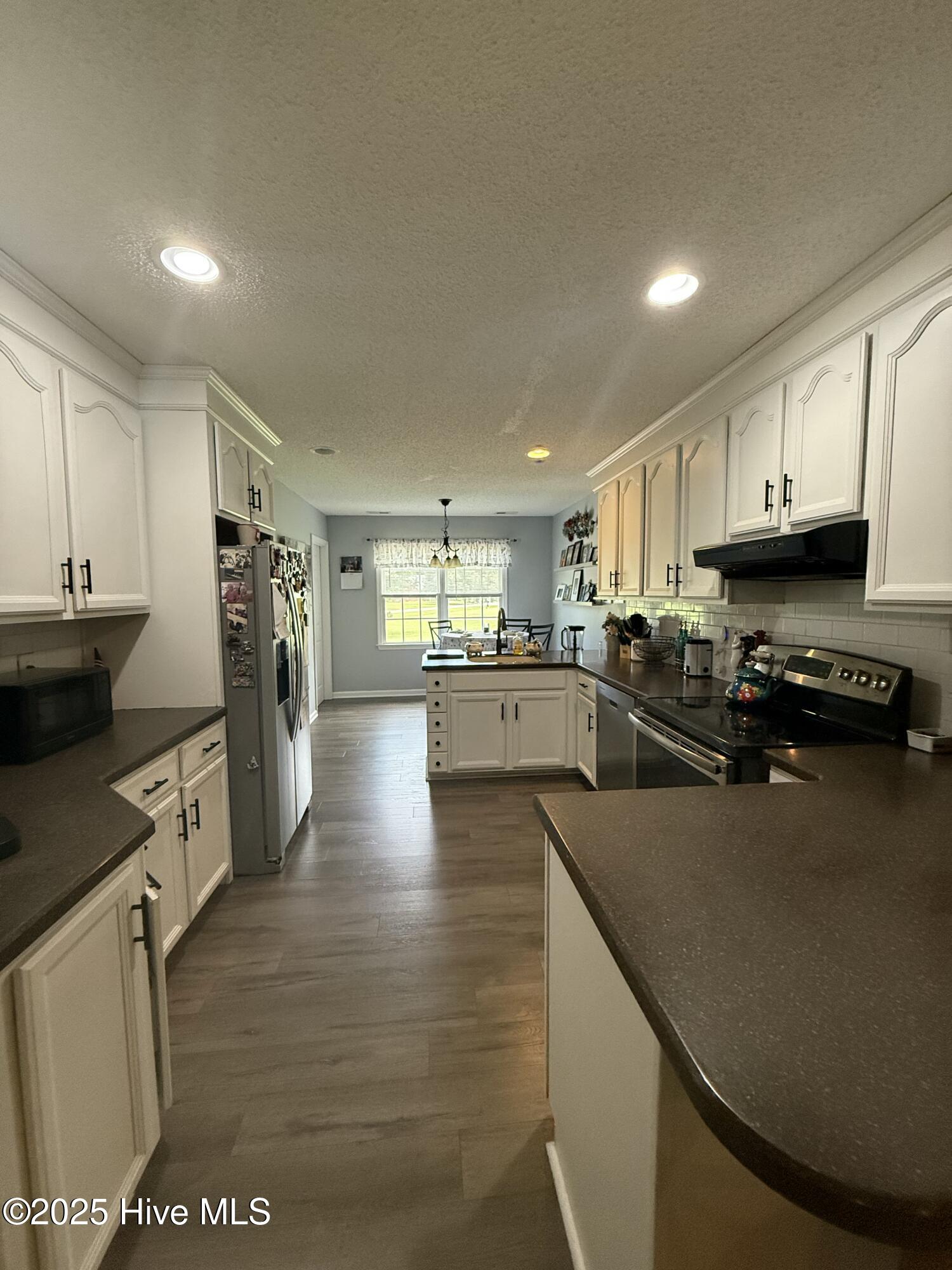 111 Evans Mill Road New Bern, NC 28562 - Photo 6 of 25 Kitchen