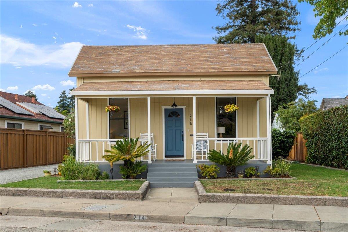 214 Rigg Street Santa Cruz, CA 95060 - Photo 2 of 32 a front view of a house with garden