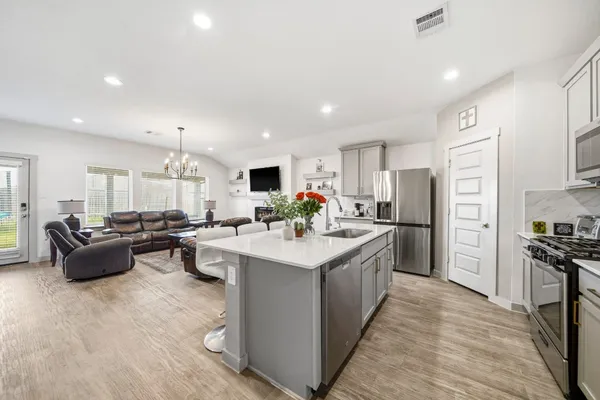 $285,000 | 8210 Buck Lane, Rosharon, TX 77583