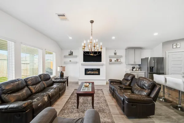 $285,000 | 8210 Buck Lane, Rosharon, TX 77583