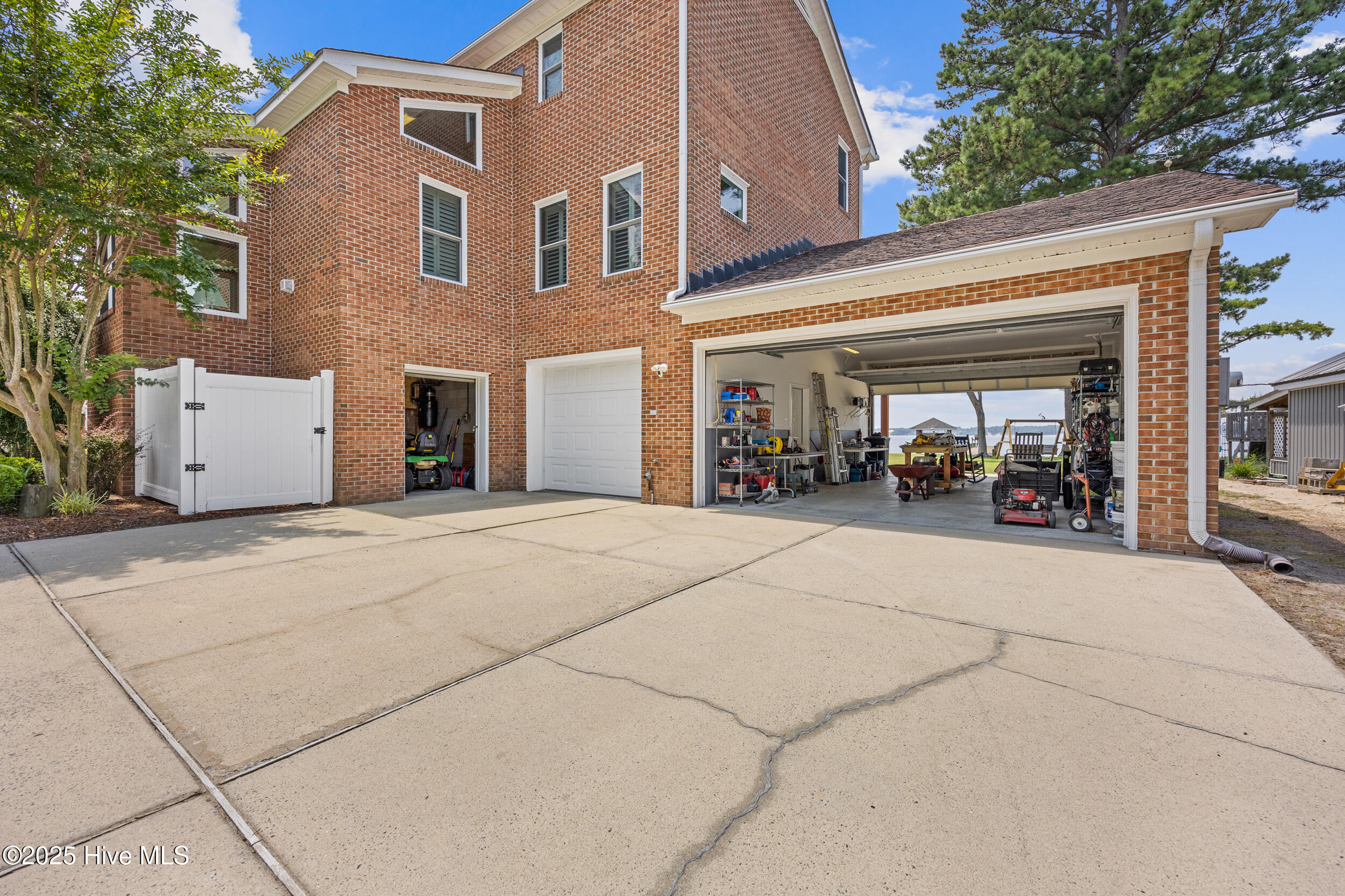 953 Old Ferry Road Edenton, NC 27932 - Photo 34 of 53 3rd Drive thru garage