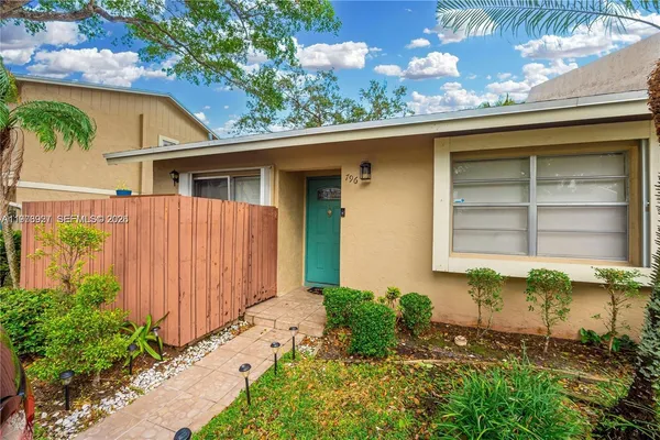 $2,550 | 796 Banks Road, Unit 796, Coconut Creek, FL 33063