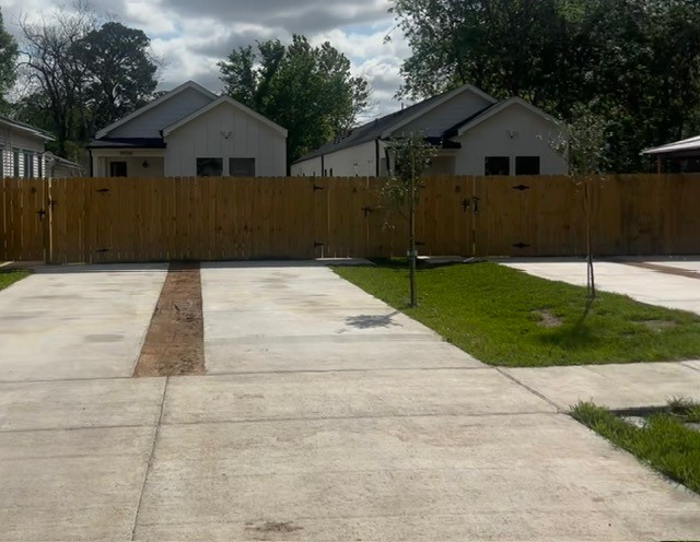 8508 Wileyvale Road, Unit B Houston, TX 77016 - Photo 16 of 16 Plenty of parking!