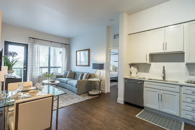 $2,800 | 312 23rd Street, Unit 201, West Palm Beach, FL 33407