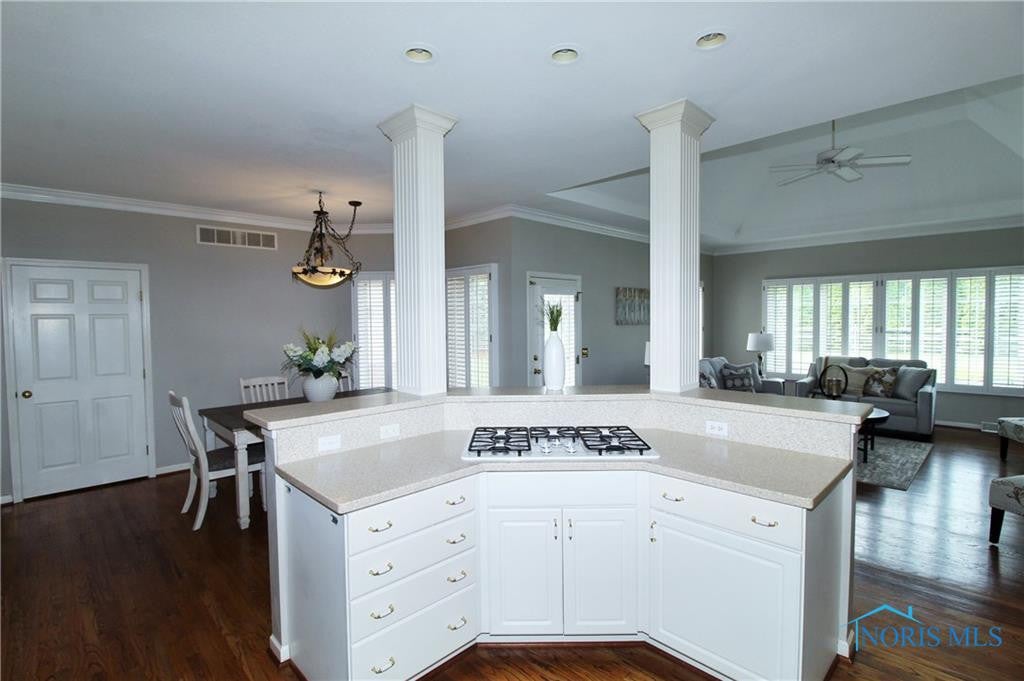 26299 Seminary Road Perrysburg, OH 43551 - Photo 12 of 30 Gallery Image 12