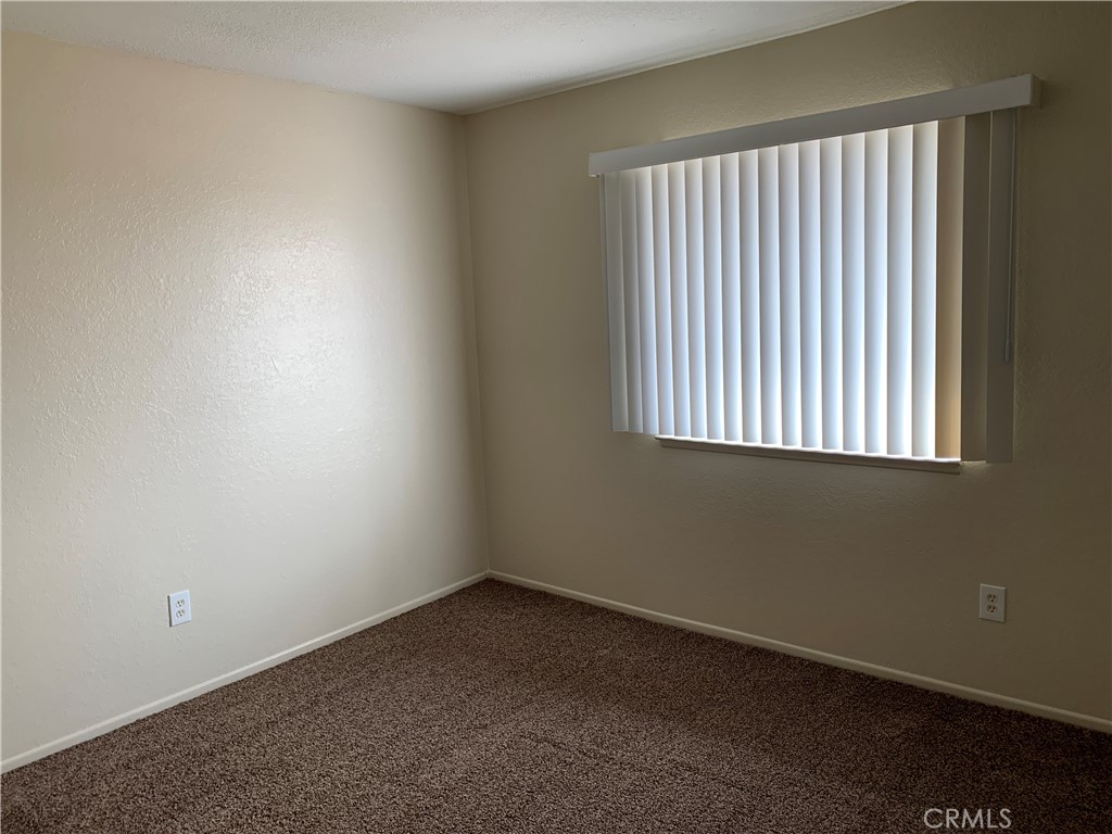 22519 Lucilla Road Apple Valley, CA 92308 - Photo 7 of 13