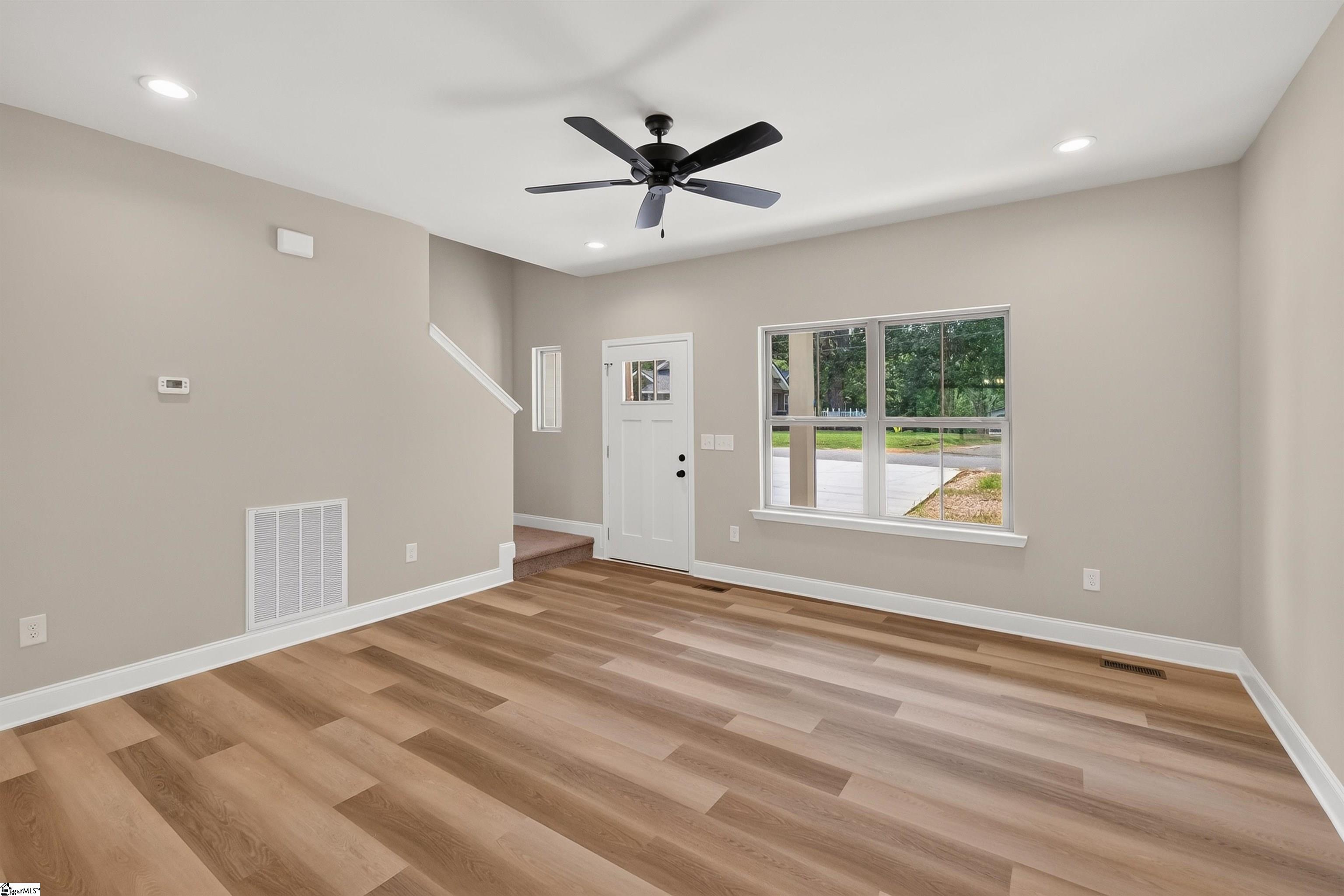 136 South Church Street Duncan, SC 29334 - Photo 2 of 29