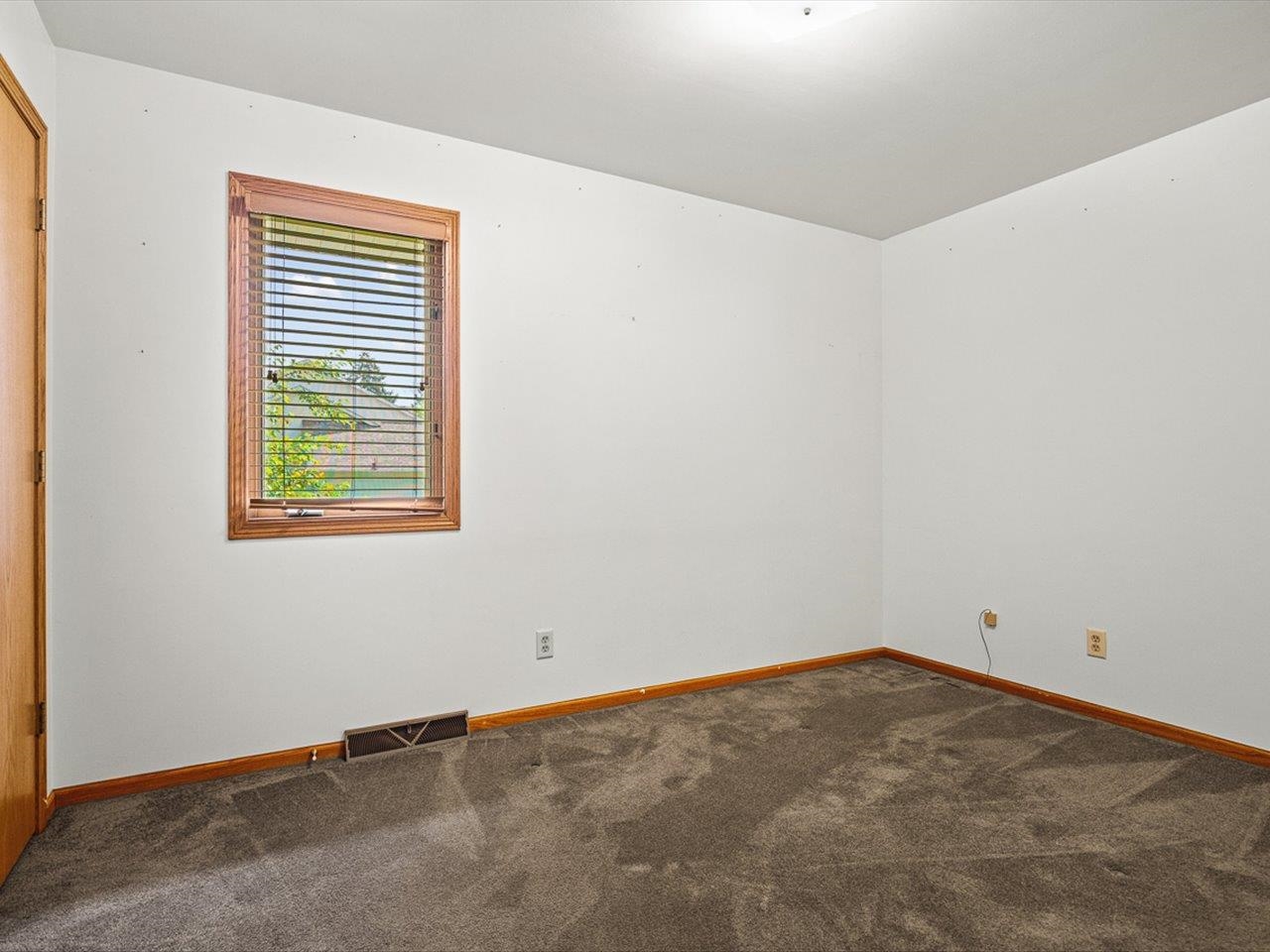 117 Pembroke Road Southwest Poplar Grove, IL 61065 - Photo 35 of 37