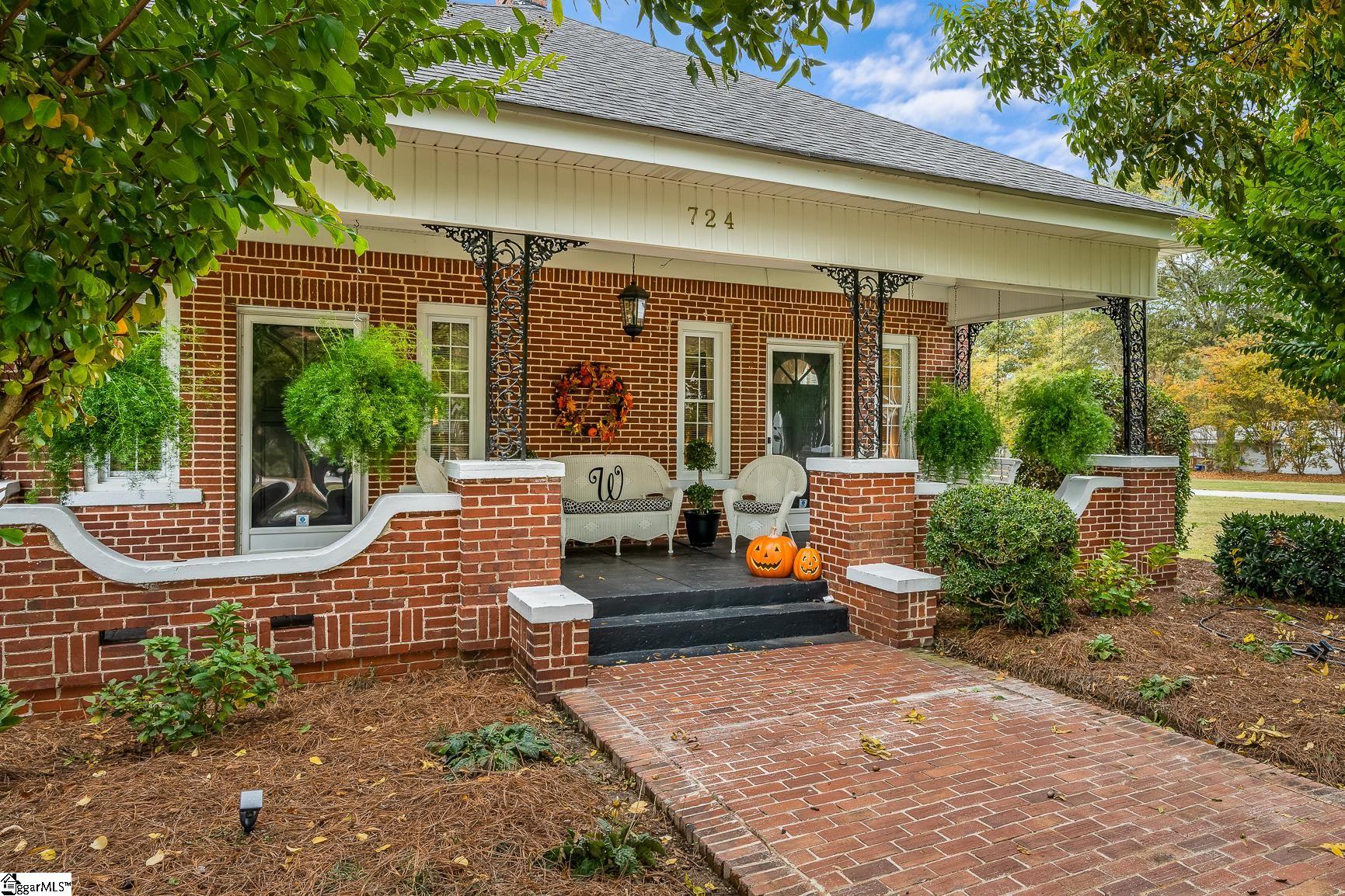 724 Gulliver Street Fountain Inn, SC 29644 - Photo 3 of 27 Gallery Image 3